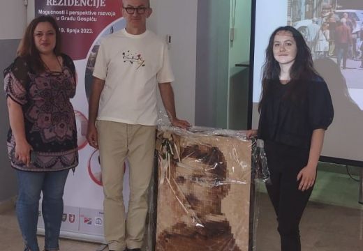 Mozaik “Open minded” darovan Ministarstvu kulture i medija RH
